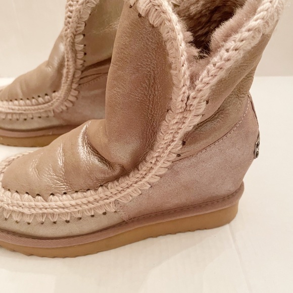 Moun bInner Wedge Short Boot - Picture 6 of 6